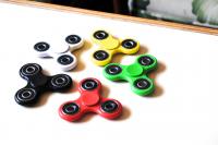 ハンドスピナー(Fidget Spinner) レッド